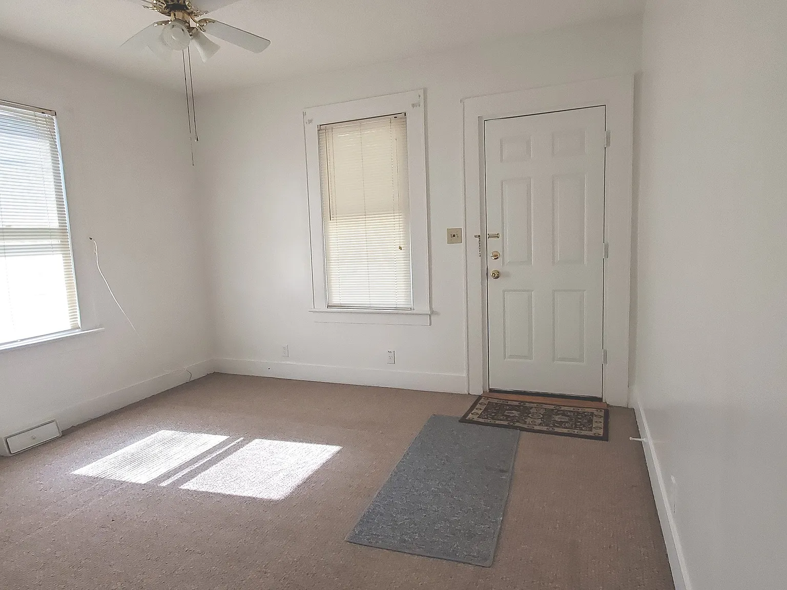 2 bed, 1.0 bath, 750 sqft, $1,200 — Photo 4