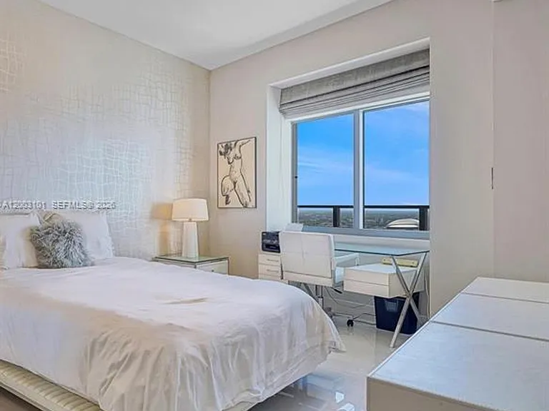 1100 Biscayne Blvd #4803 — Photo 15