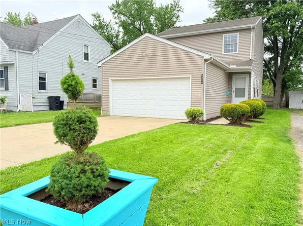 1284 E 348th St, Eastlake, OH 44095
