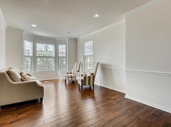3rd image of 1736 Persimmon St