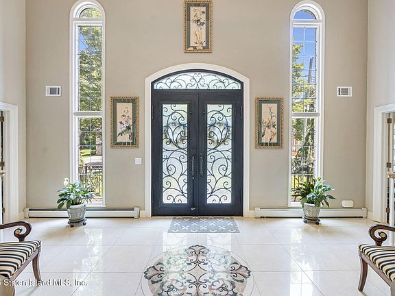 3rd image of 304 Bertram Ave