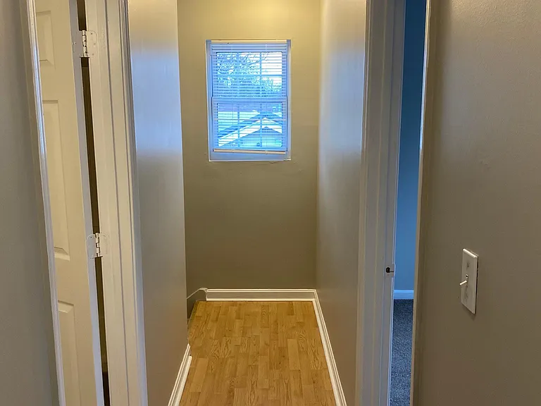 1703 Military Ave — Photo 14