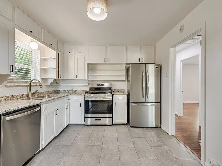 9506 Mercer Dr — Photo 13
