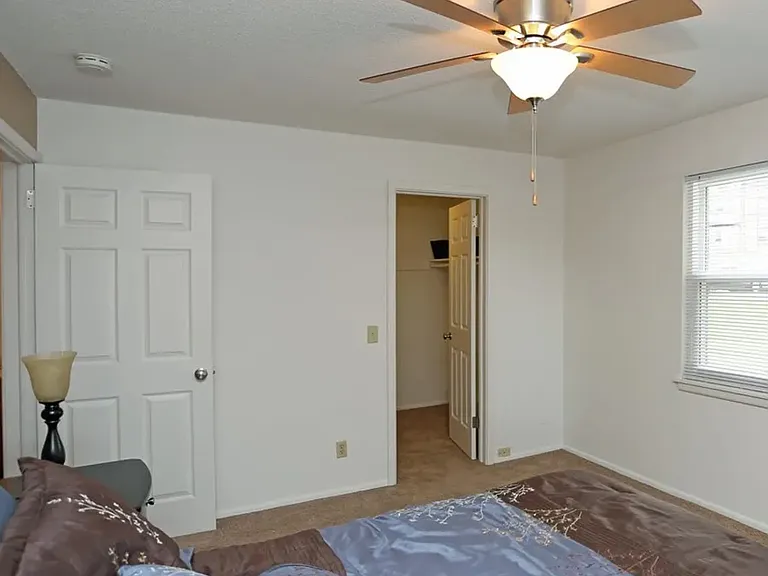 Kensington Pointe Apartments — Photo 5