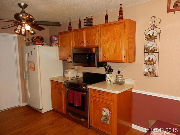 3rd image of 2408 Sherman Dr