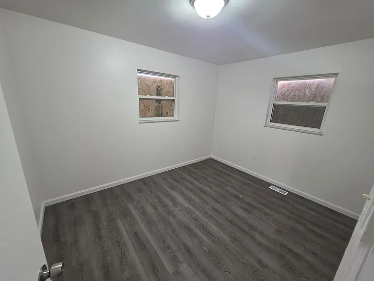 1421 Richard Dr — Photo 7