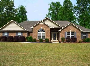 16914 Bellewood Dr, Athens, AL 35613