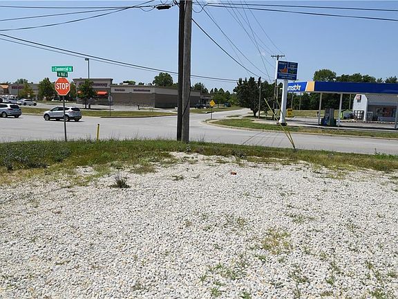 3rd image of 103 S Commercial St