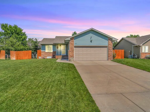 610 S Blue Stem Cir, Haysville, KS 67060