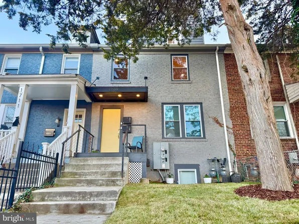 1709 Independence Ave SE #2, Washington, DC 20003