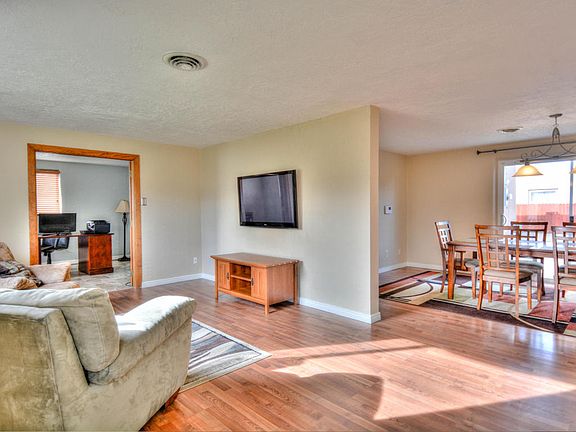 2nd image of 3301 Cuervo Dr NE