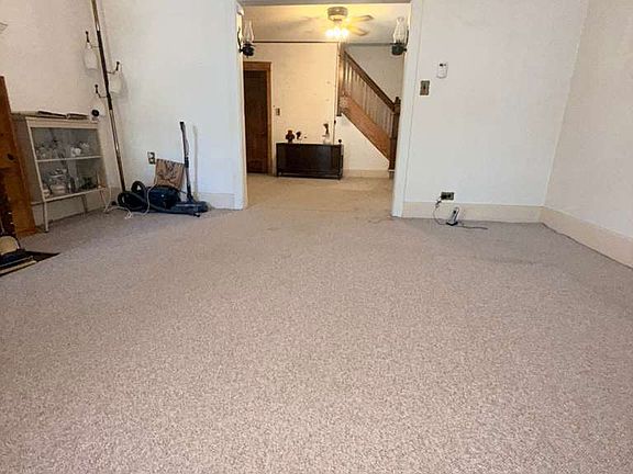 3rd image of 324 E Union Blvd