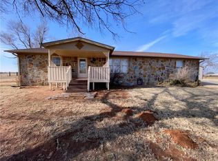 10005 Lark Rd, Weatherford, OK 73096