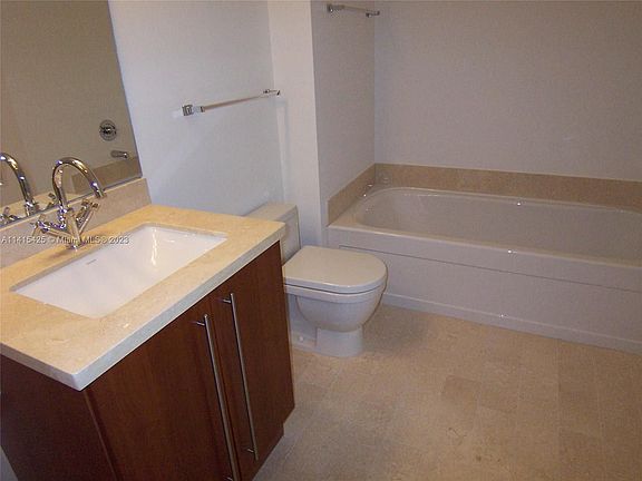 5th image of 1111 SW 1st Ave APT 3415-N