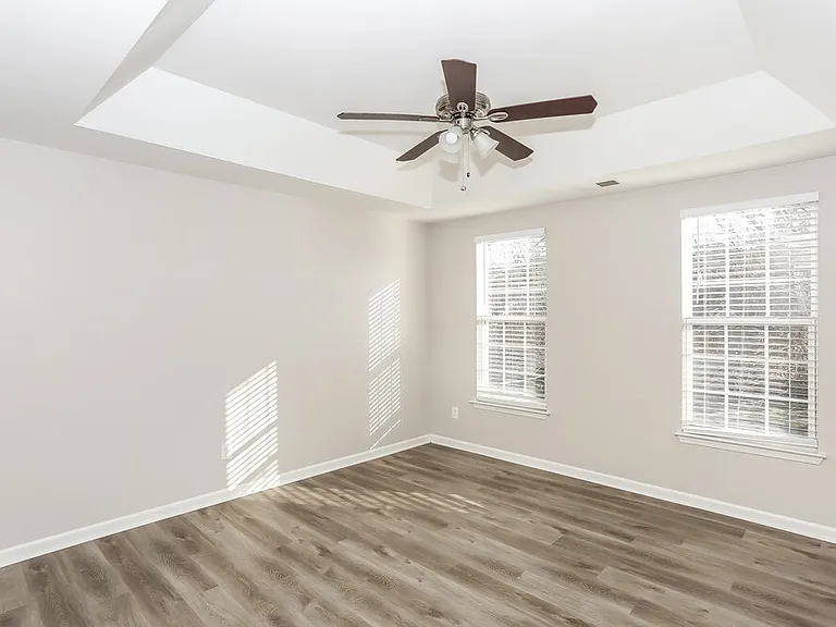 14219 Riding Hill Ave — Photo 8