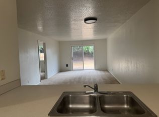 1270 Bramblewood Ln, Eugene, OR 97404