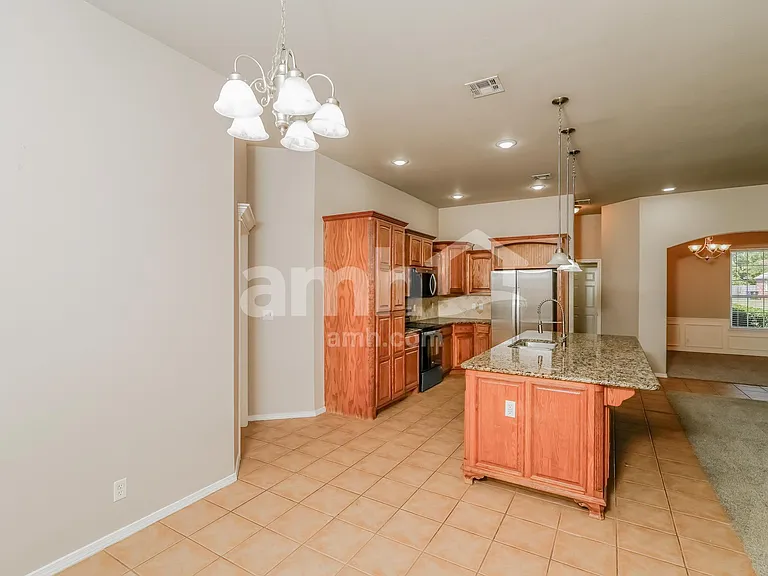 8101 S Elder Ave — Photo 4