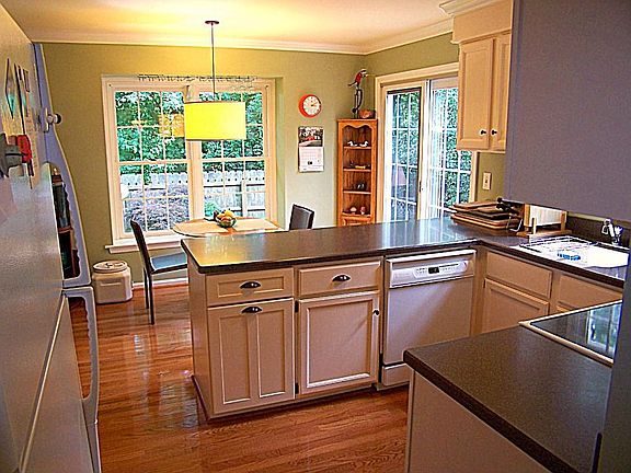 5th image of 406 Cranberry Ln