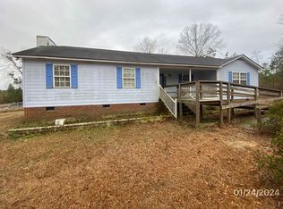 124 Kirtz Ln, Saint Matthews, SC 29135