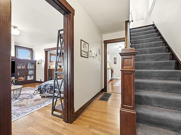 5th image of 2517 Glenarm Ave