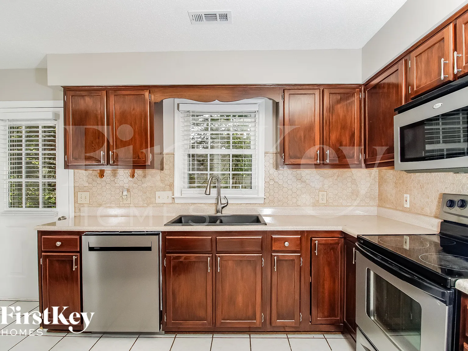 3 bed, 2.0 bath, 1440 sqft, $2,020 — Photo 4