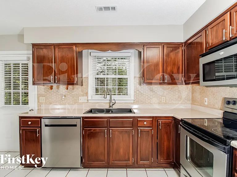 5807 Running Ridge Rd — Photo 4