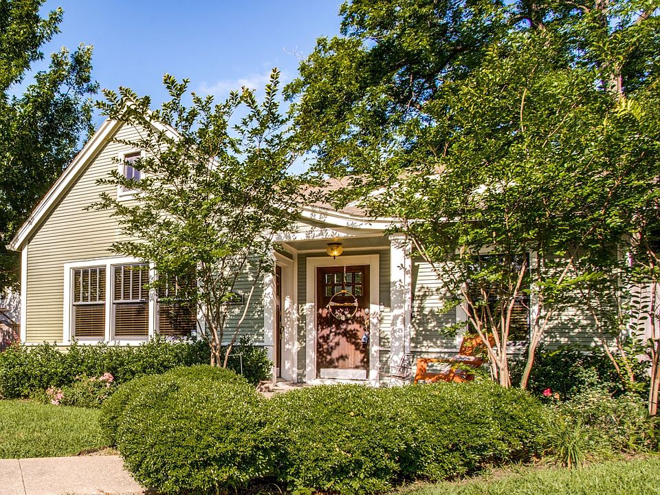215-s-clinton-ave-dallas-tx-2-High-Res-2.jpg