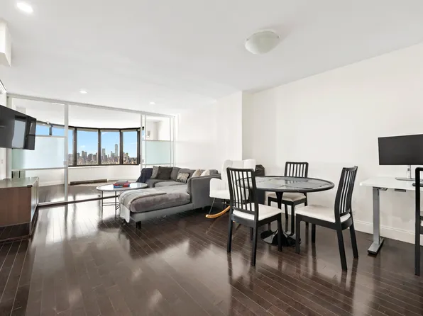 330 East 38th Street image 2 of 10