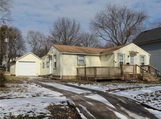 708 E Piankishaw St, Paola, KS 66071
