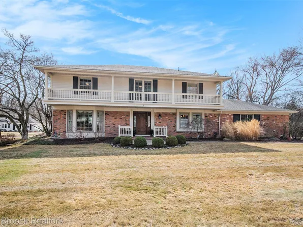 23011 Nottingham Dr, Beverly Hills, MI 48025