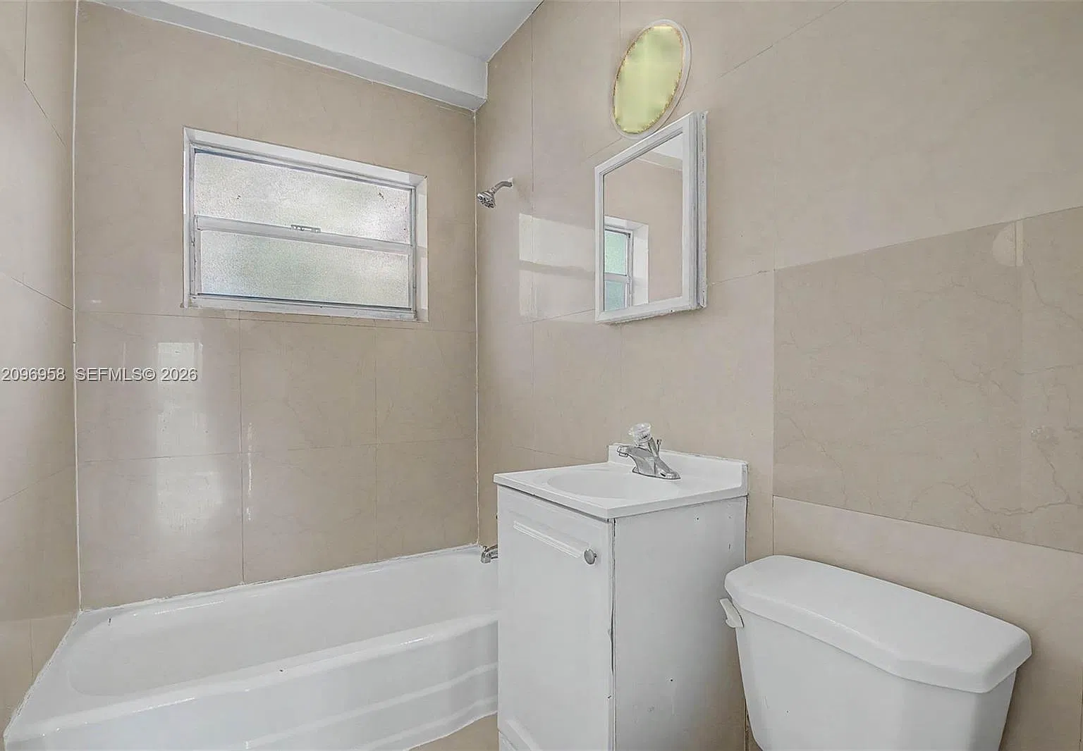 1685 Jefferson Ave — Photo 4