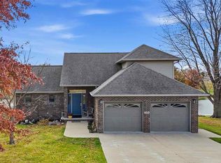 3329 Terrace Lake Rd, Crawfordsville, IA 52621