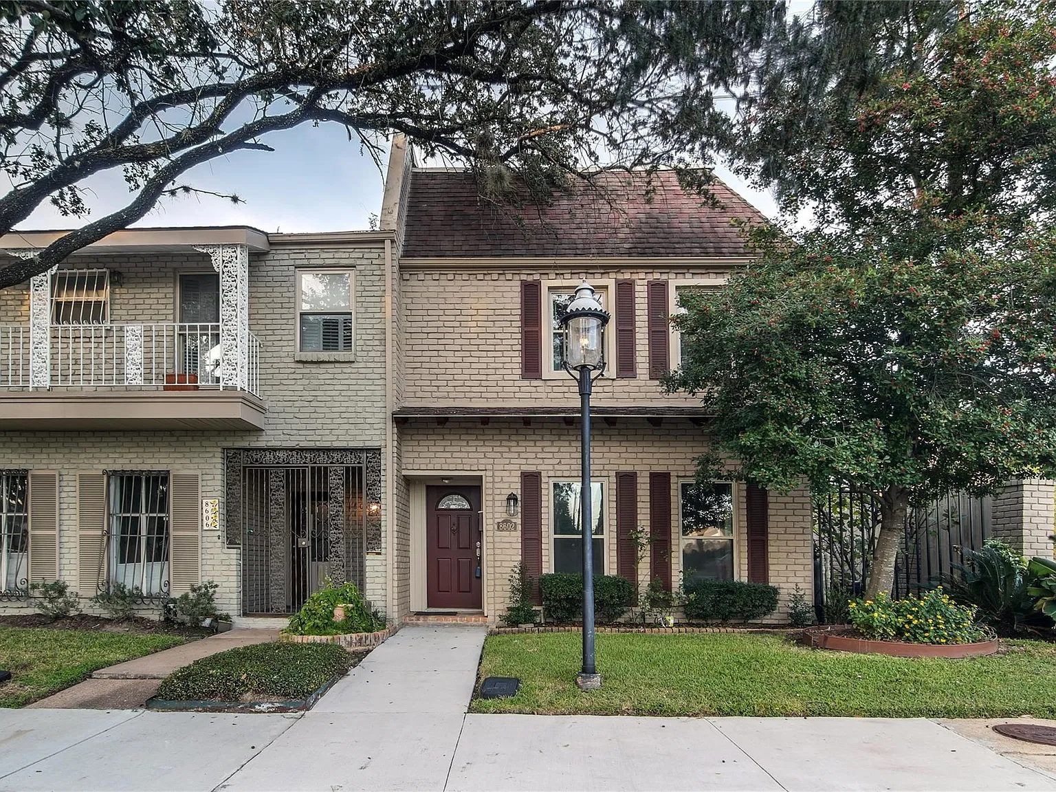 3 bed, 3.5 bath, 2335 sqft, $3,200 — Photo 1