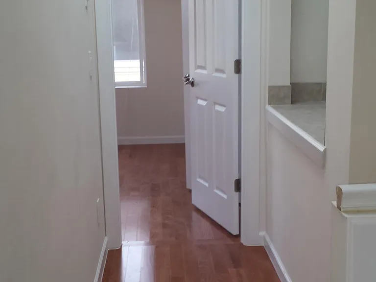 1005 NE 56th St — Photo 14