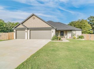 971 Rucker Dr, Pea Ridge, AR 72751