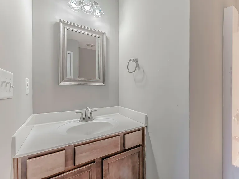 713 Samuel Cary Dr — Photo 24