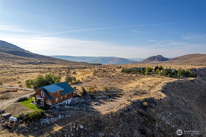 4th image of 391 Indian Dan Canyon Road