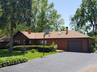 21319 W Ridge Rd, Lake Zurich, IL 60047