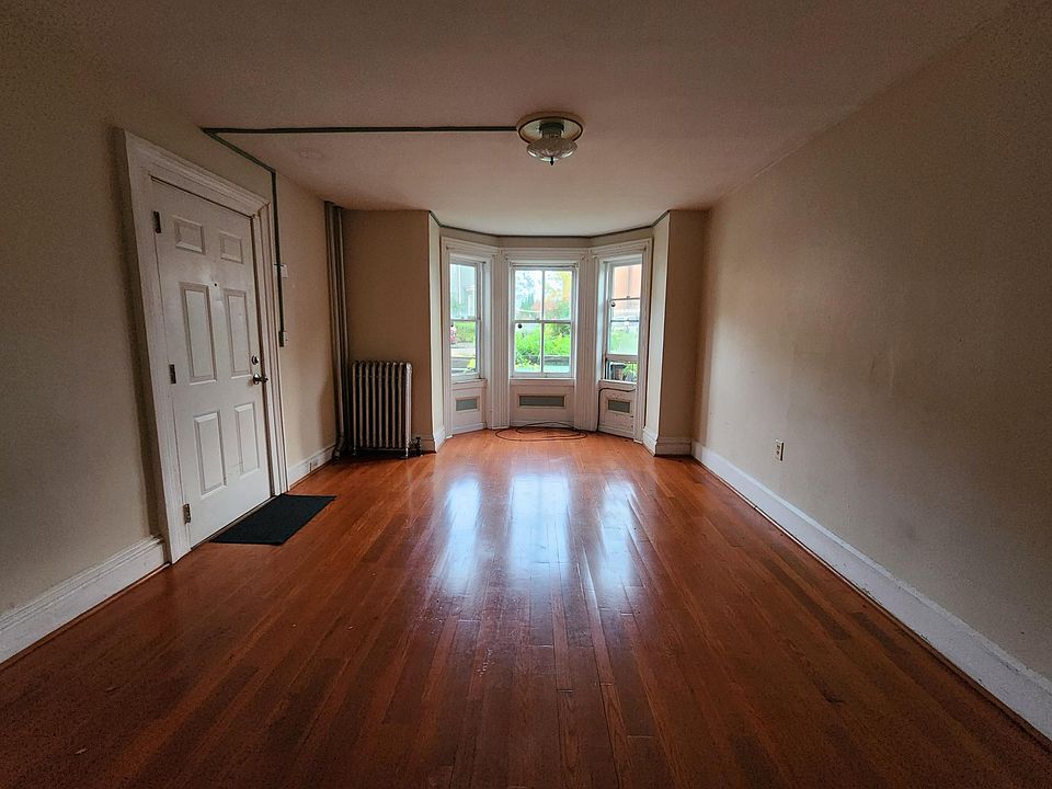 1st image of 261 Grand St #2A