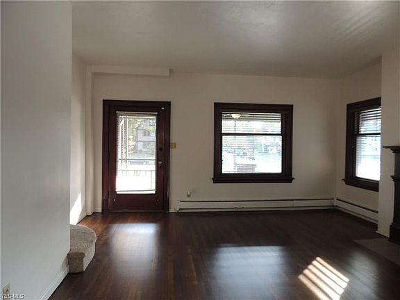 3rd image of 10328 Clifton Blvd #1033