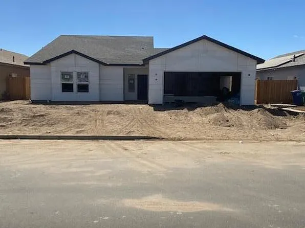 1173 S Creekside Place E, Porterville, CA 93257