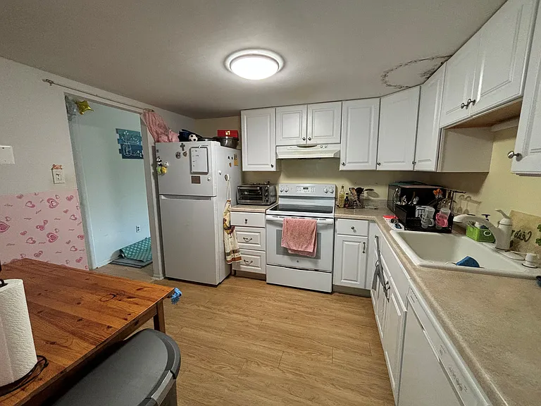 1086 Bayless Pl — Photo 5