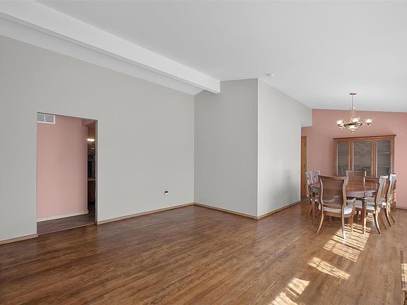 4th image of 1565 Horseshoe Dr