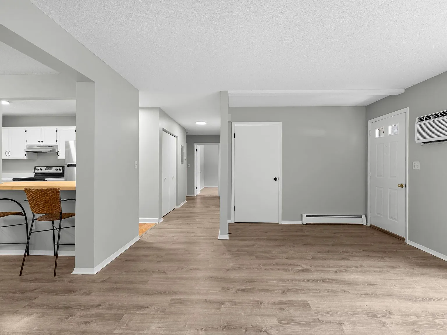 2 bed, 1334 sqft, $2,350 — Photo 4