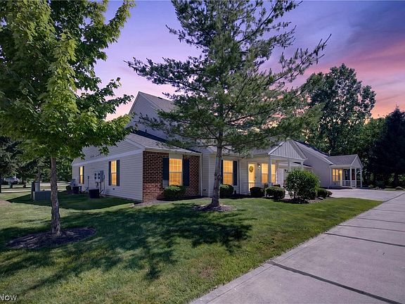 4th image of 764 N Creek Dr
