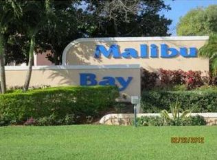 20865 NW 1st St, Hollywood, FL 33029