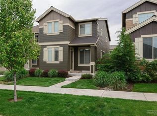 20779 NE Smoke Stack Ln, Bend, OR 97701