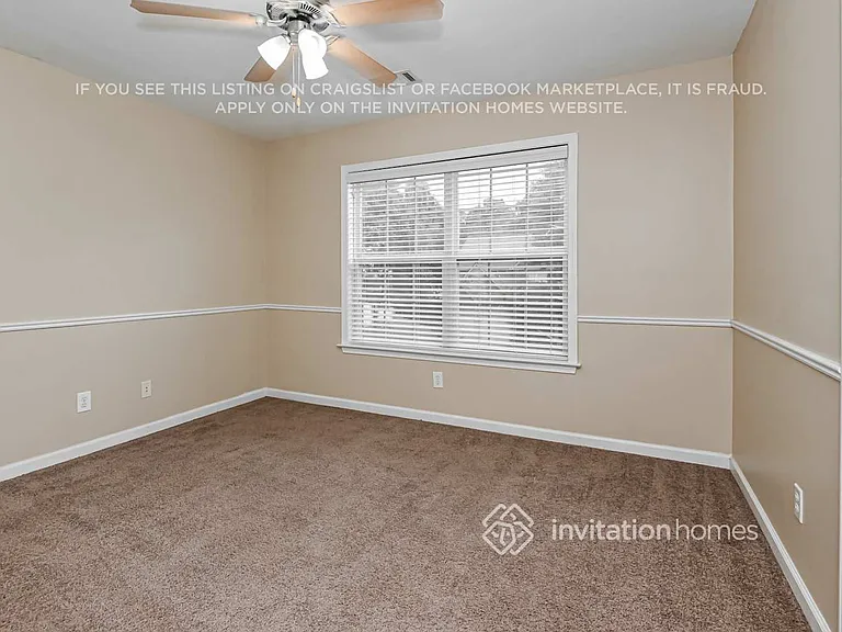 940 Island Bluff Ln — Photo 12