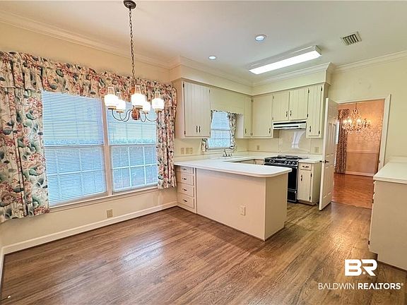4th image of 3932 McGregor Ct