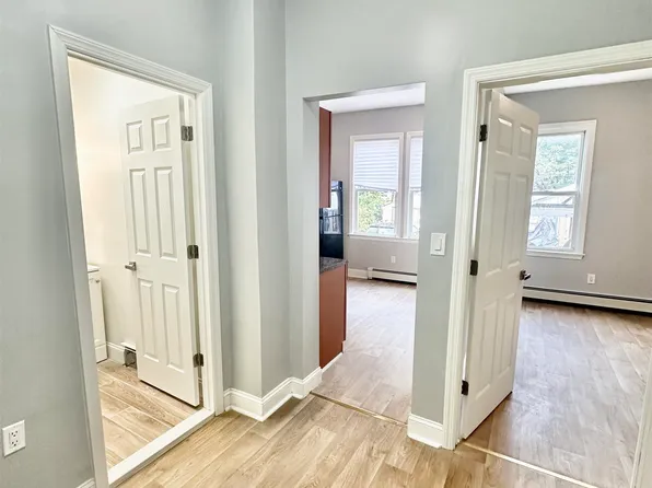 130 Grant Avenue image 10 of 18